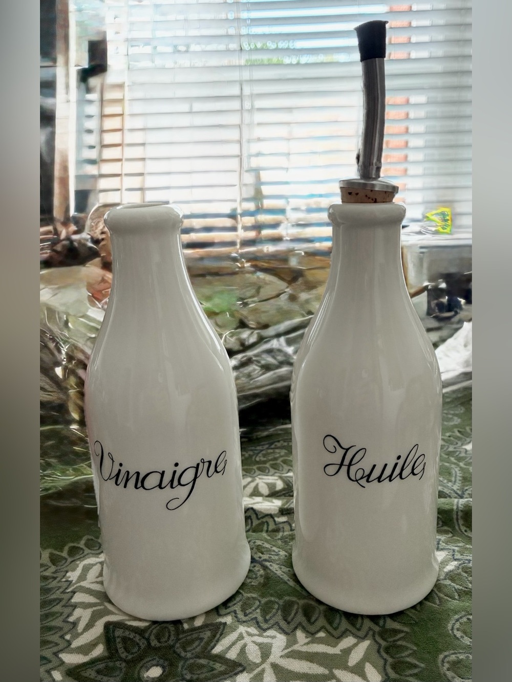 Revol France Oil & Vinegar MCM Cruet Set. EC. No chips, stains or scratches.
